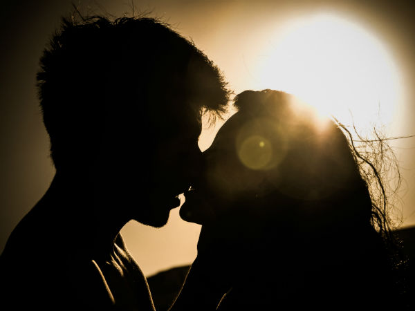 నిందితుడు విదేశాల్లో..