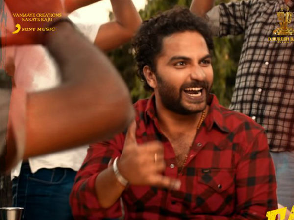 కథ పక్కదారి పట్టిన ఫీలింగ్ కలుగుతుంది