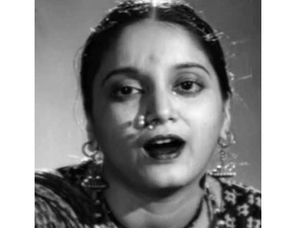 అవి తట్టుకోలేక పిచ్చిది అయింది