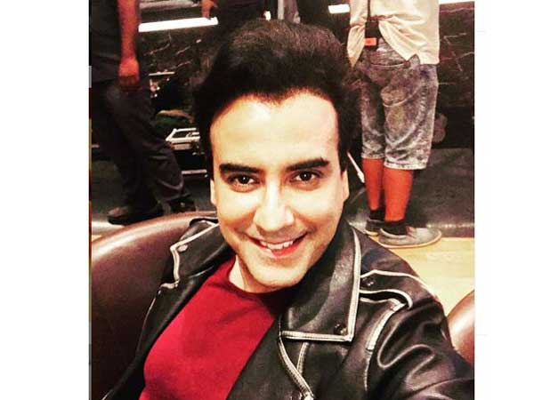  డేటింగ్ యాప్ ద్వారా పరిచయం