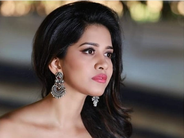  హీరోయిన్స్ ఫస్ట్ క్వాలిటీ