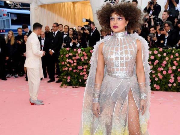 Priyanka Chopra 2019 Met Gala dress cost Rs. 45 lakh Priyanka Chopra 2019 Met Gala dress cost Rs. 45 lakh