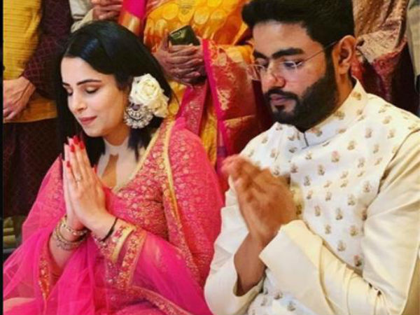 రోకా సెర్మనీ ఫోటోలు డిలీట్ చేసిన ఇషిత