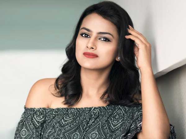 బడా హీరోయిన్లతో.. భలే అదృష్టం 