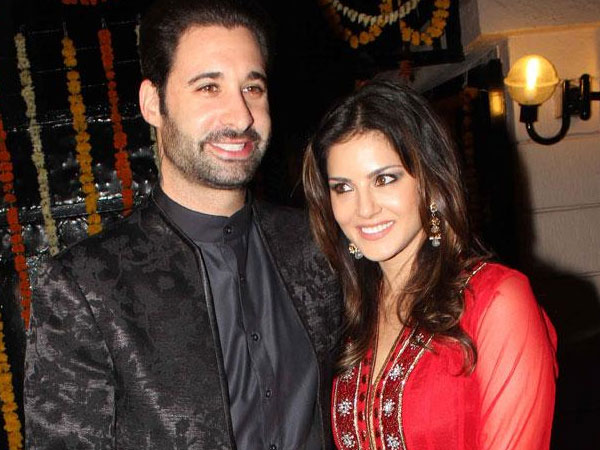 రొమాన్స్ ఎవరితో