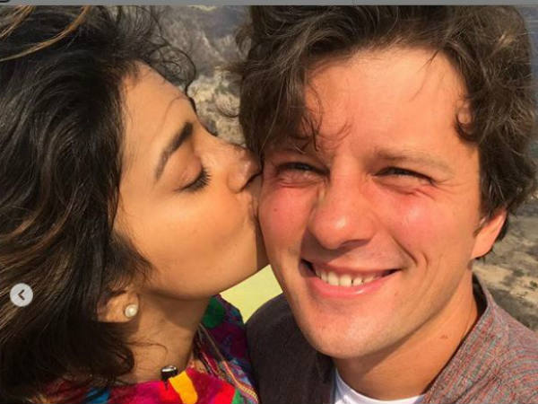 మరో 20 తర్వాతే పిల్లల్ని కంటాను.. భర్తతో ఘాటుగా శ్రియా నాటు సరసం..!