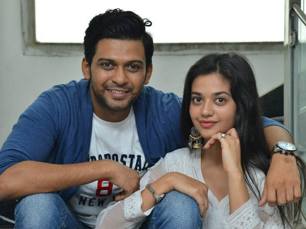 తెర ముందు, తెర వెనుక