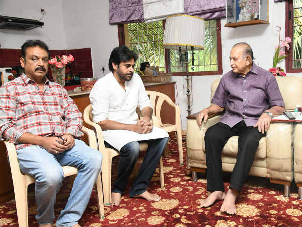 సూపర్ స్టార్ కృష్ణ, నరేష్‌కు ఓదార్పు