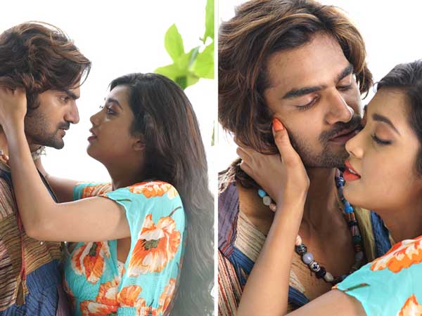 లిప్‌కిస్సులు చాలవన్నట్లు.. ప్రమోషన్స్ లోనూ 