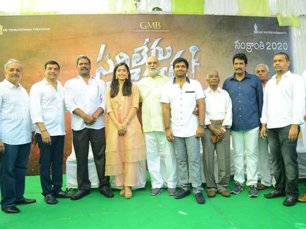  మహేష్‌తో క్రేజీ భామ.. విజయశాంతి పవర్‌ఫుల్ ఎంట్రీ 