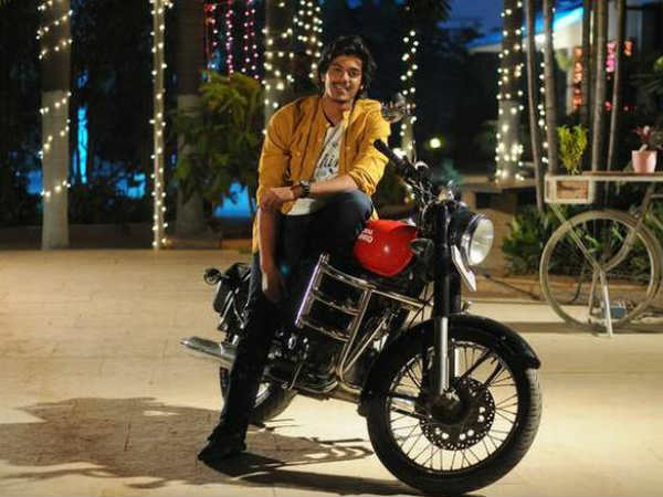 చిన్నోడిని హీరో చేయాలి... పెద్దోడిని డైరెక్టర్ చేయాలనేవారు