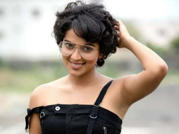 అమలా పాల్ మీద పోలీసులకు ఫిర్యాదు