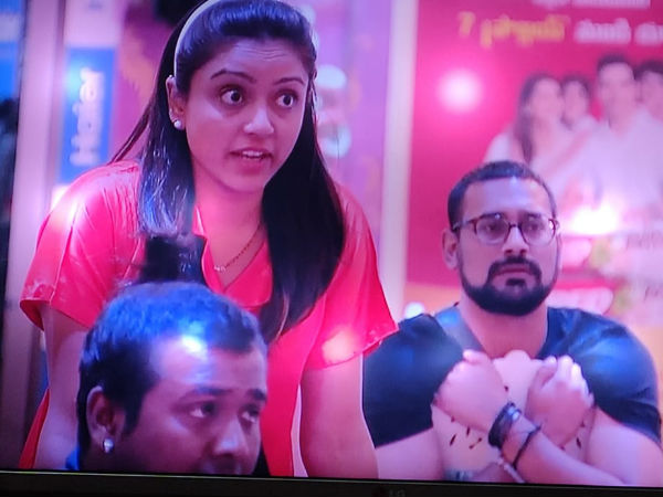 సావిత్రి వర్సెస్ వరుణ్ సందేశ్