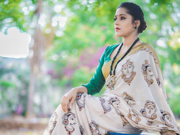 సోషల్ మీడియాలో యాక్టివ్