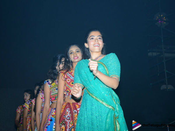 డియర్ కామ్రేడ్ ప్రమోషన్స్‌లో ఉండగా