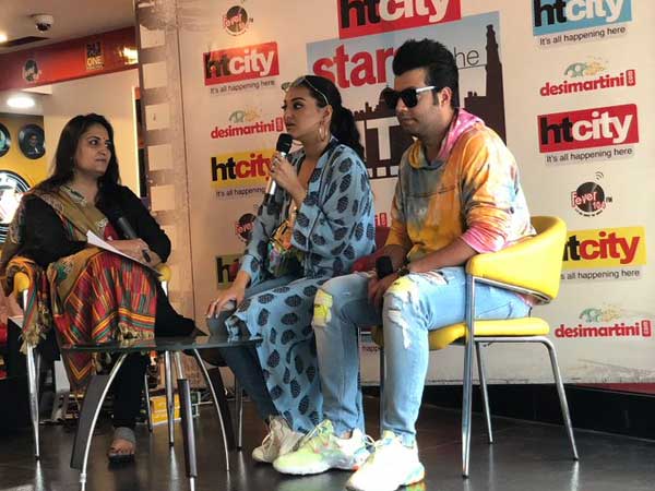 అమ్మ నాన్నతో సెక్స్ గురించి ఎప్పుడూ మాట్లాడలేదు