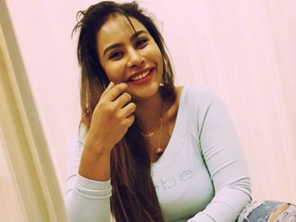 అప్పుడలా.. ఇప్పుడిలా శ్రీ రెడ్డి