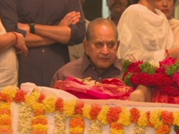 బాధలో సూపర్ స్టార్.. మొదటి భార్య వద్దకు వెళ్లే పరిస్థితి కాదు, మహేష్ బాబు ఇల్లే బెటర్!