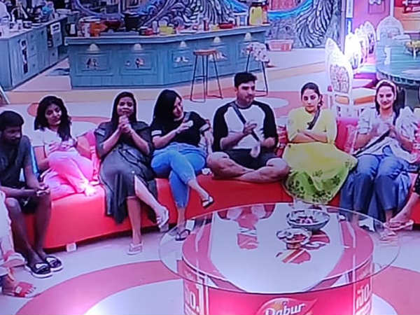  ఎనిమిది మందిపై ఎలిమినేషన్ కత్తి