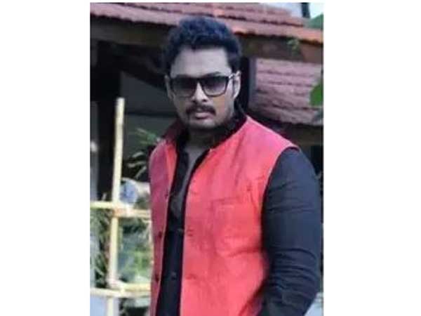 టీవీ ఆర్టిస్టుగా గుర్తింపు