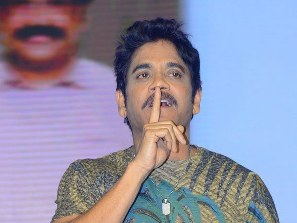 ఫ్యాన్స్ గోల - సైలెంట్ అయిన నాగ్