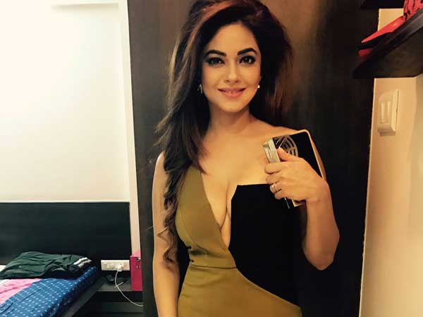 భోజనంలో పురుగులు చూసి షాకైన మీరా చోప్రా