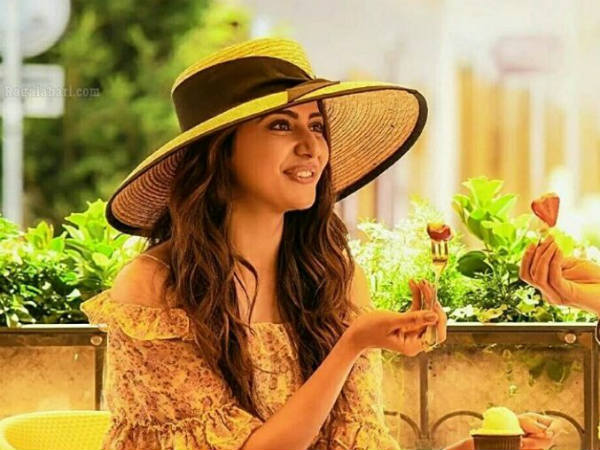  బార్‌లో పనిచేసే యువతిగా రకుల్ ప్రీత్