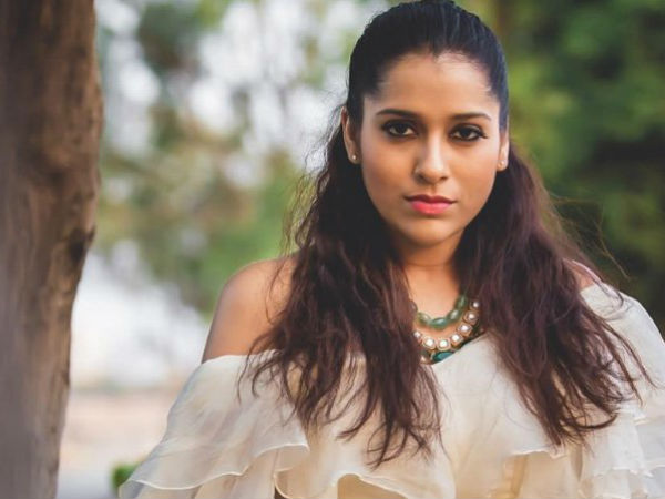 వినగానే నచ్చడంతో రష్మీ..