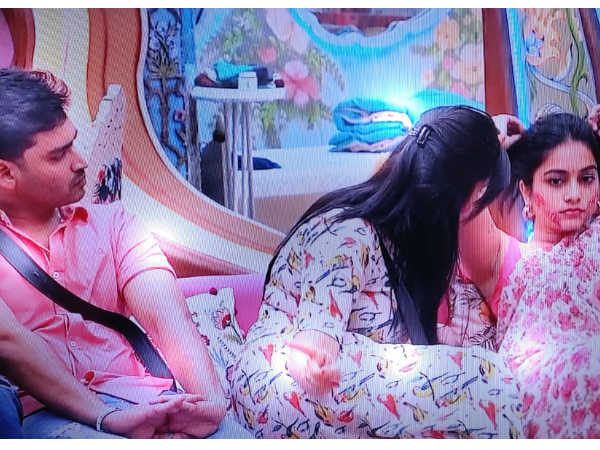 వాడు మగాడి రూపంలో ఉన్న XXX.. చుక్కలు చూపిస్తా.. తమన్నా దిగజారొద్దని పునర్నవి