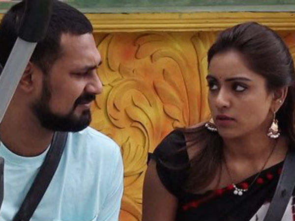 రొమాన్స్ కోసమే ఉంచారంటూ..