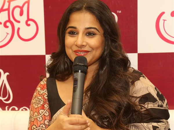 రూమ్‌కి రమ్మంటూ వెకిలి చేష్టలు