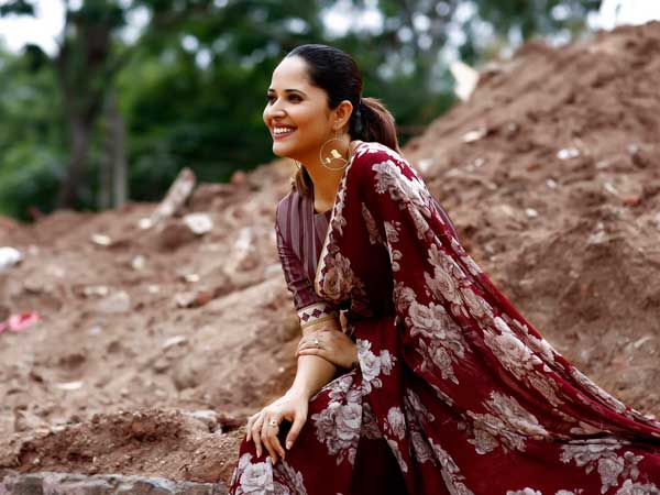 చీరకట్టులో స్పెషల్ కిక్