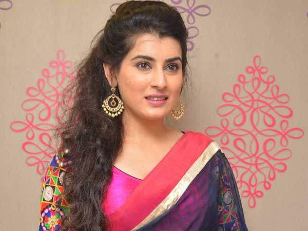 బిగ్ బాస్ షో ద్వారా వార్తల్లో...