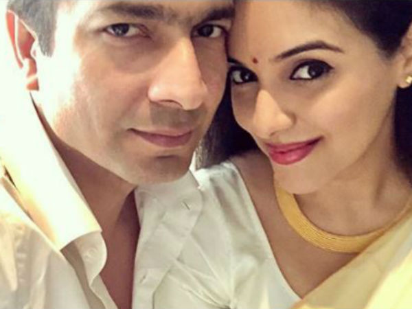 భర్తతో ఓనం పండుగ సందర్భంగా