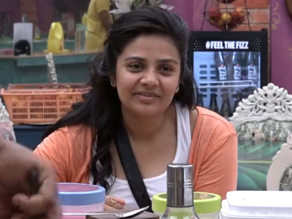 వరుణ్ శ్రీముఖికి ఓటు వేసి.. బాబాను ఇరకాటంలో నెట్టాడు..