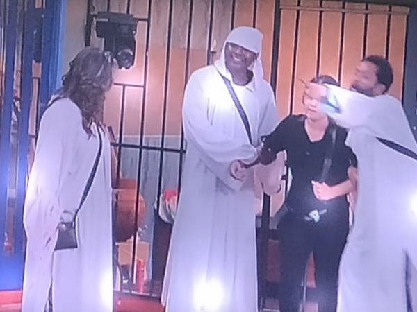 తనను స్విమ్మింగ్ ఫూల్ వేయడంపై 