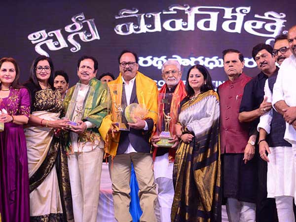 మా మేనేజర్ వాళ్ల కాళ్ల మీద పడి అనుమతి తీసుకున్నారు