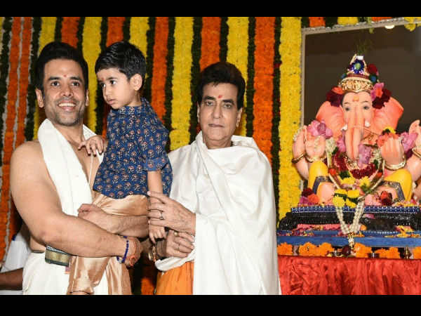 మూడు తరాలు కలిసి గణేష్ చతుర్థి వేడుకల్లో