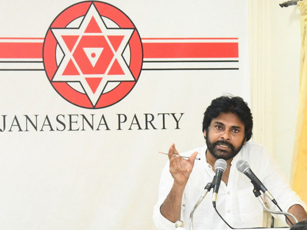 అభిమానులు అండగా...