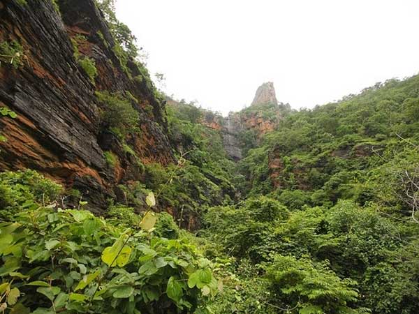 రెండు తెలుగు రాష్ట్రాల్లో చర్చనీయాంశం