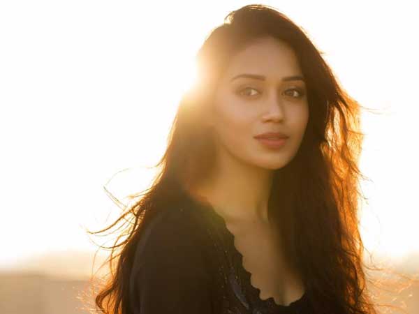 Nivetha Pethuraj Says Yes to Glamour Roles Nivetha Pethuraj Says Yes to Glamour Roles