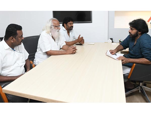 ఆ స్థలాన్ని అందరికీ సర్దలేక పోతున్నాం