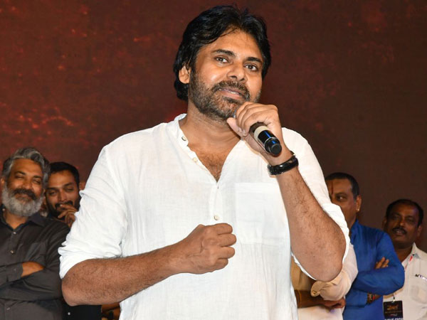 Sye Raa Narasimha Reddy pre release event: Pawan Kalyan praises SS Rajamouli Sye Raa Narasimha Reddy pre release event: Pawan Kalyan praises SS Rajamouli