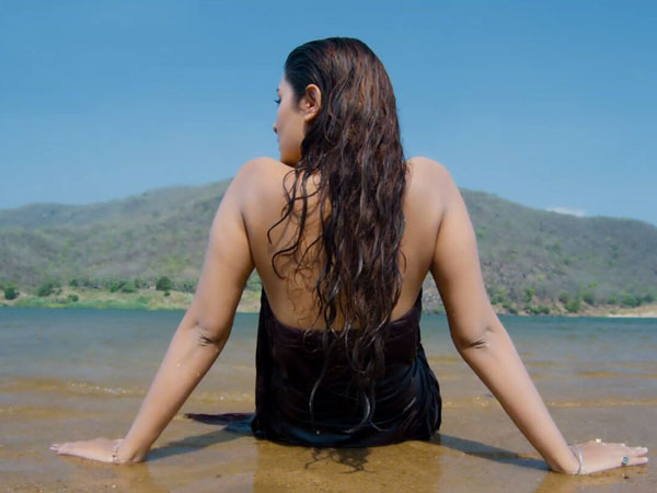 సెగలు పుట్టించేలా