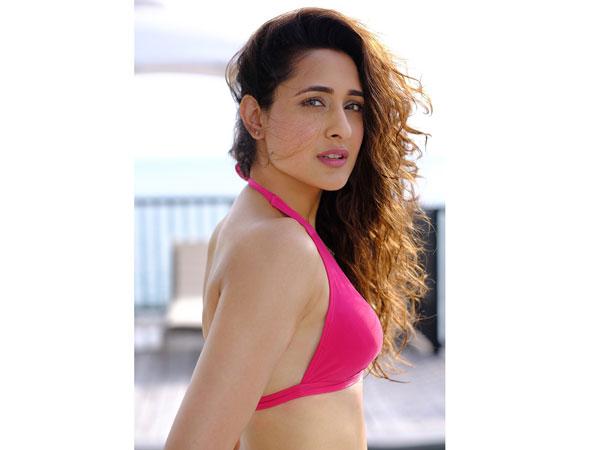 పింక్ కలర్ బికినీ