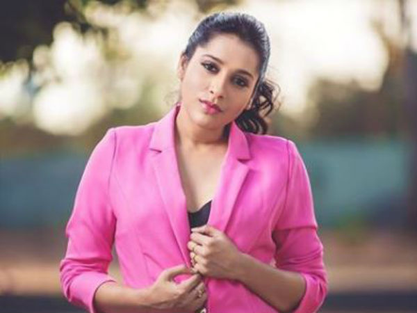 పింక్ కలర్ కోటుతో