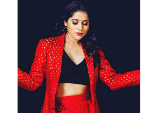 రెడ్ డ్రెస్లో హాట్గా