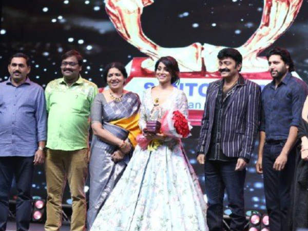 Actress Shriya recalls Sridevis bueaty in Santosham South Indian Film Awards