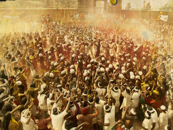 మెగా అభిమానులకు కన్నుల పండగే..