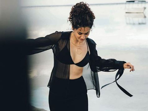 క్లీవేజ్ షోతో రెచ్చిపోయింది